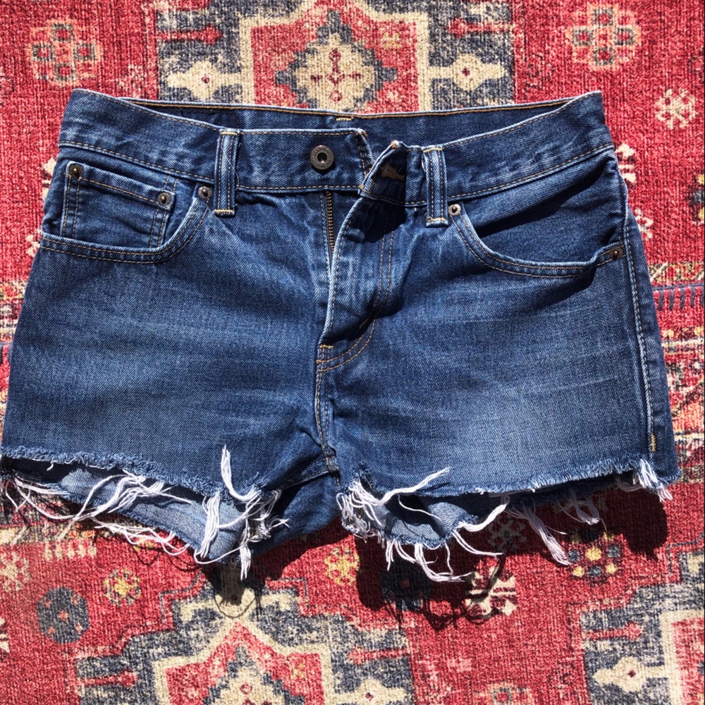 Levi’s cut off shorts
